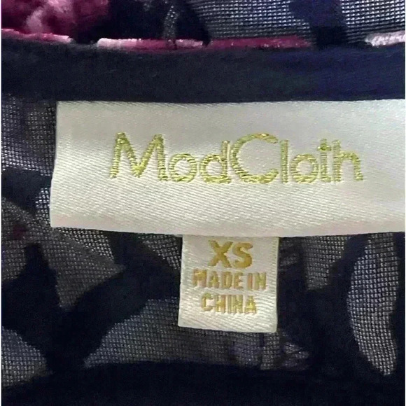 Modcloth Anthropologie Sleeveless Velvet Rose Pattern Top Size XS - Picture 8 of 11